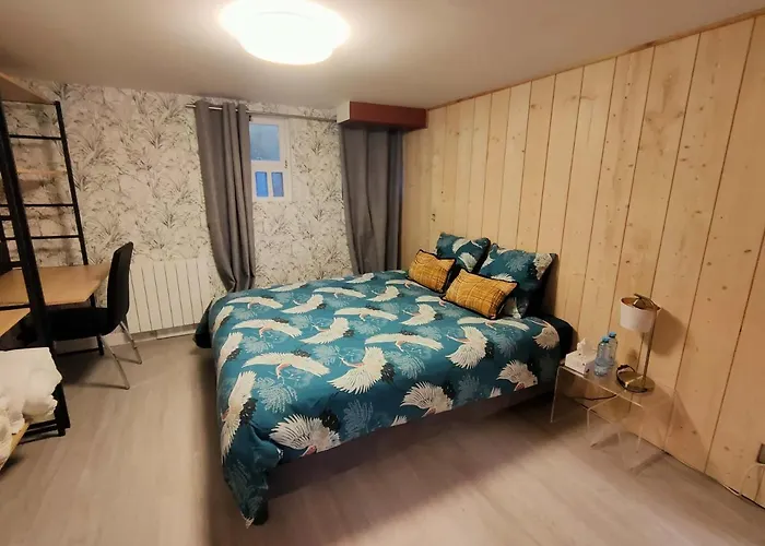 Maison Avec Sous Sol Independant Et Parking A 2Km De Versailles