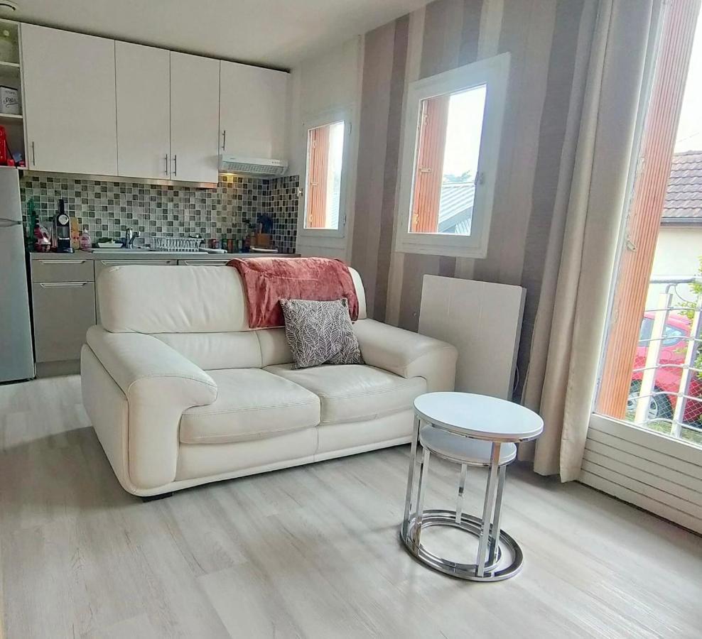 Maison Avec Sous Sol Independant Et Parking A 2km De Versailles *